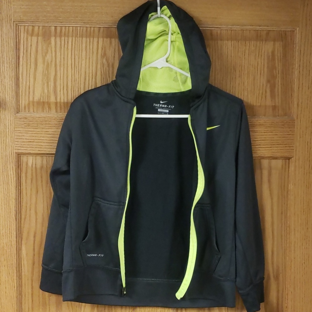 Nike therma-fit